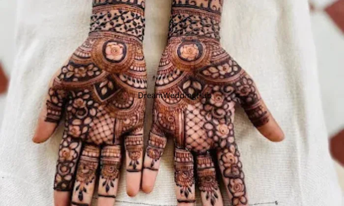 Geetha Mehandhi  Saree Drapist